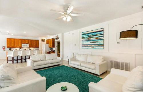 Lakeview 6-Bedroom Retreat with Game Room, Private Pool, Spa & Resort Amenities - Ideal for Families & Groups - Foto 7