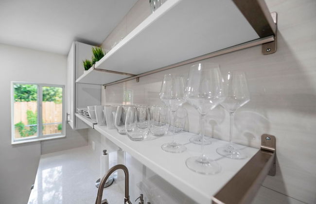 Uhost AI Stylish 1BR Bright Space w Patio - Foto 31