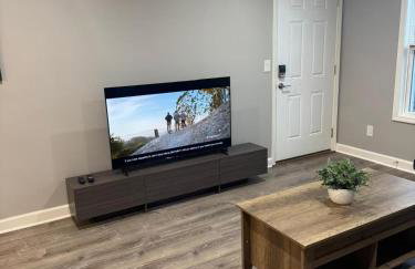 Spacious 2BR Apt with Balcony and 2 King Beds Sleeps 6 - Foto 21