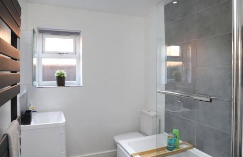 Colby House with Private Parking - Foto 34