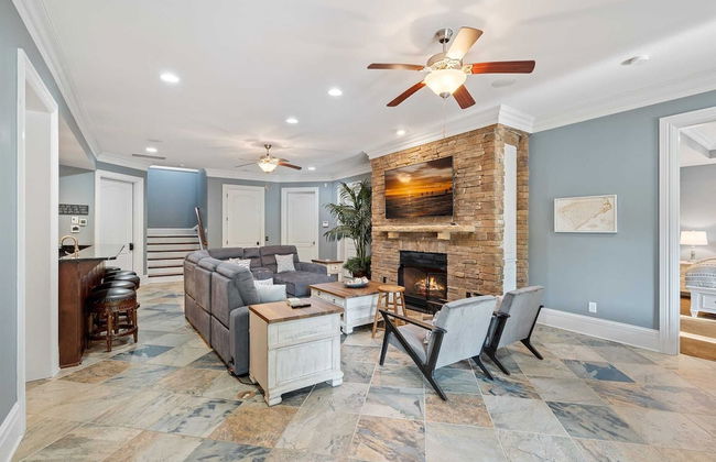 Livin' Large Lake Norman Estate w/ Pool, Dock, Game Room & Scenic Views - Photo 18