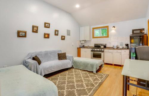 6 Mi to Bethel Woods Cabin with Pool Access - Foto 3