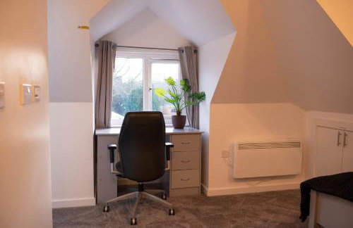 Walnut Flat, 2-Bedroom with Ensuite - Parking, Netflix, WIFI - Close to Oxford, Bicester & Blenheim Palace - F4 - Photo 14