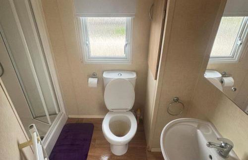 3 Bed Caravan - Sleeps 8 - Pets - Parking - Foto 16