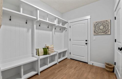 Relaxing Sauna Retreat Fire Pit and Swing Set - Foto 36