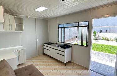 Kitnet aconchegante para 4 pessoas com carregador de carros elétricos - Foto 1