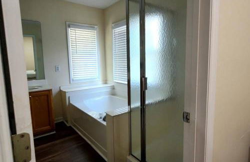 Sweet Home in the heart of Cary Close to NCSU UNC DUKE - Foto 23