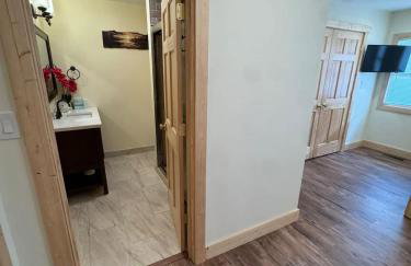 Majestic Cottage Estate with Indoor Heated Pool - Foto 25