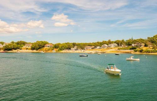 Spacious 4BR Home near Water Park, Pond & Beaches - Foto 6