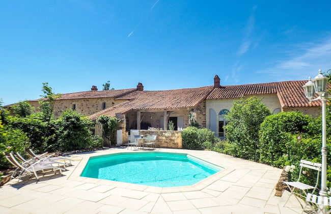 Holiday Home in Saint-laurent-de-la-salle With Pool - Foto 111