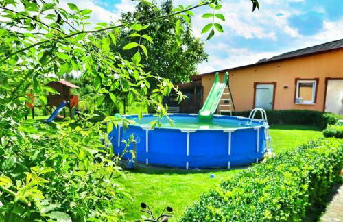 Cottage by Ostrowieckie Lake with Private Beach - Foto 18