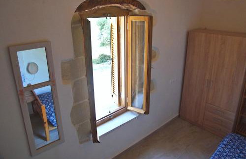 The Village Hideaway - Traditional Stone House - Foto 12