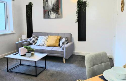 Elegant 3BR Family-Friendly - Sleeps 5 - Fast WiFi -Parking - Netflix - Photo 15