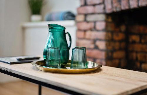 Stylish modern apartment near the city centre with nearby off-road parking - Foto 26