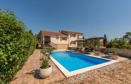 New! Holiday Home Tina with pool - Foto 5