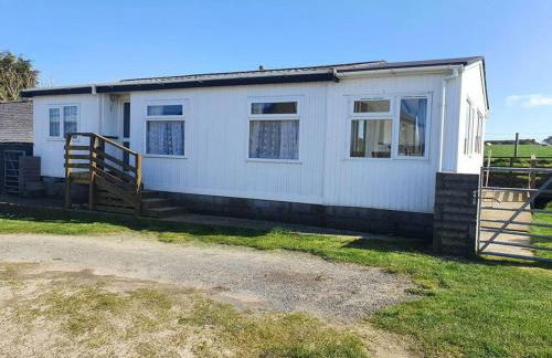 On farm Chalet, sleeps 6, Rhoshirwaun - Foto 13