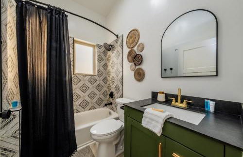 Brycegate Retreat. Stunning Views. Modern Comforts. - Photo 19