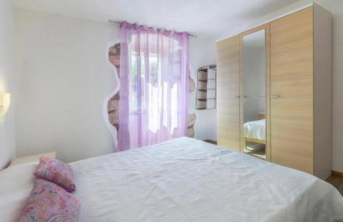 Four-Bedroom Holiday Home Labin With Sea View 08 - Photo 23