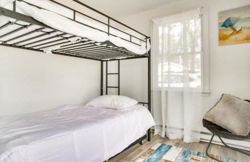 Mashpee Cottage with Deck Walk to Beach - Foto 17