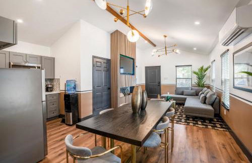 HTX Ultra Chiic Suite #1 - Photo 32