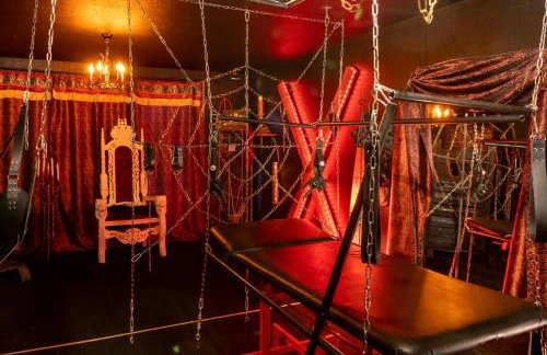 BDSM Stundenhotel BlackKingdom - Foto 3