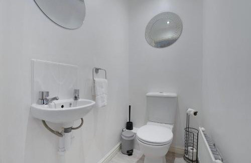 New! Spacious Retreat for 10 Perfect for Families! - Photo 36