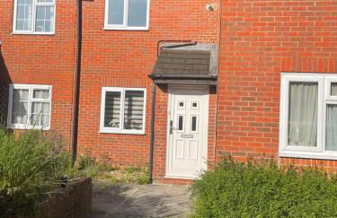 2 bedroom house near centre and private parking - Foto 11