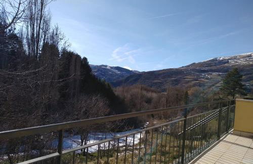 Apartament amb pati a la Vall Fosca, tranquilitat i bones vistes - Foto 1