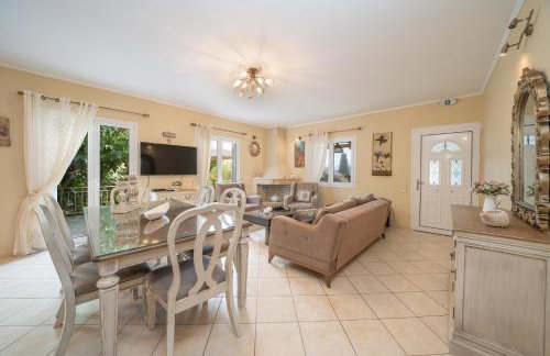 Villa Regina -Hidden Eden with Treehouse & Heated Pool - Foto 22