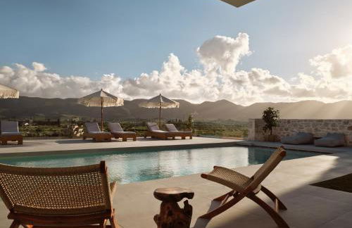 Armela Villa, with Pool & Captivating Views, By ThinkVilla - Foto 12