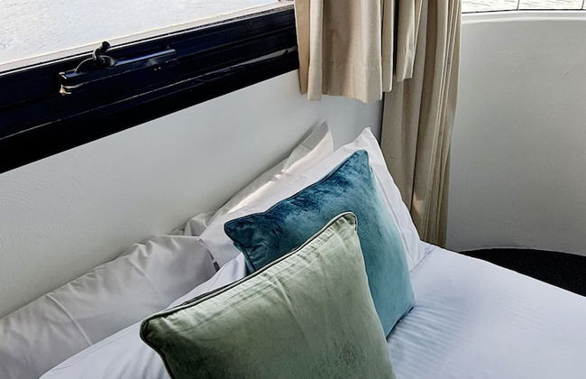 Coomera Houseboat Holidays - Foto 15