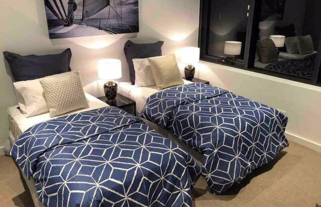 Brand New Lux Water View 3bd with Parking - Foto 3