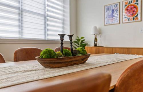 New England Nest - Modern 2BR Home with EV Charger - Foto 30