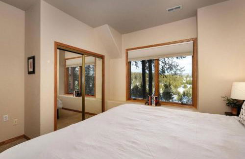 Stunning Mountain Retreat with View and Private Hot Tub - Foto 18