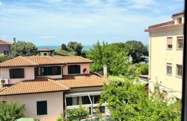 Bulldog Venice Apartment - Photo 26