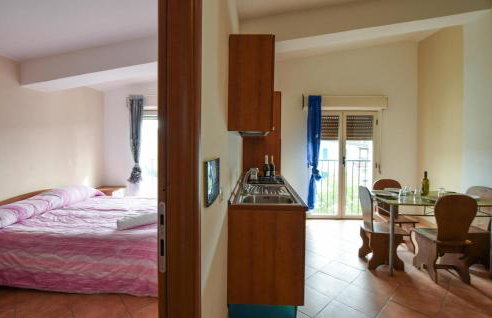 Awesome Apartment In Palmi - Foto 10