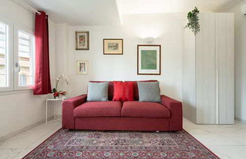 Avelli Pia Fourth Floor with 2 Bathrooms - Florence Charming Apartments - Delightful and bright 4rd-floor apartment without elevator, overlooking one of Florence's most beautiful squares, Exceptionally located for exploring the city - Foto 33