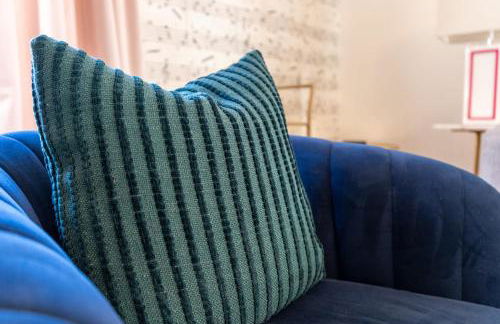 Notes of Southern Charm - Walkable to Food & Shops - Foto 11