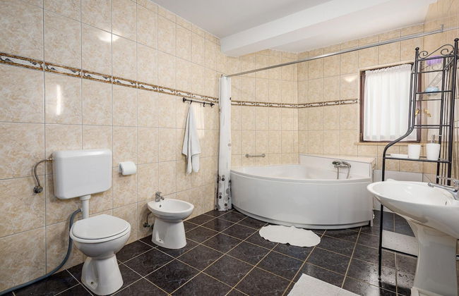 Scenic Villa With Private Garden - Foto 16