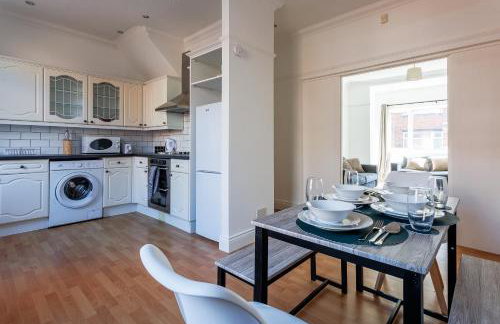 Modern 3-Bed House Parking & Family & Friends - Foto 27