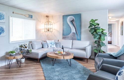 Cozy and Stylishly-Walk To The Beach - Sleeps 5 - Foto 1