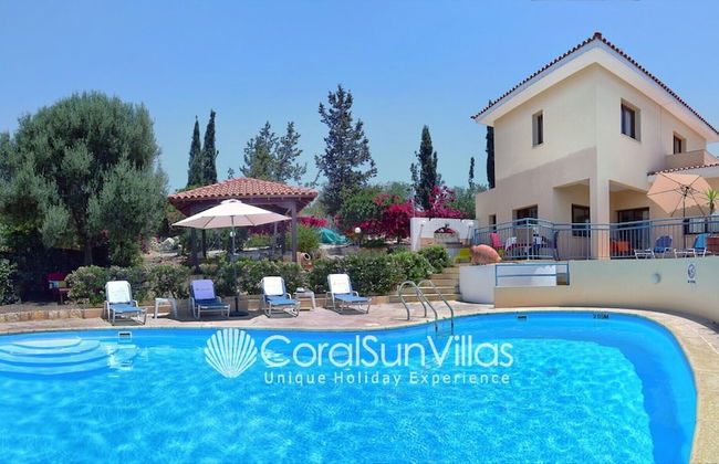 Large Pool & Garden, Billiard, Peaceful Area, Near to the Sea, Coral Bay Paphos - Foto 38