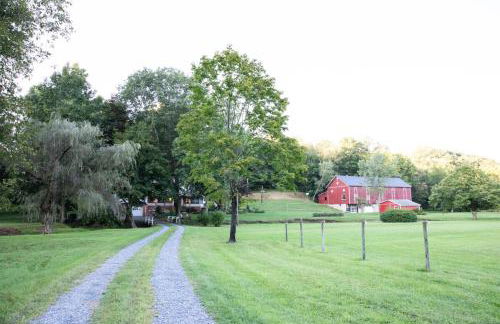 Creekside Farmstead - Pool - Hot Tub - 3 Min to Lake - Pets Allowed - Foto 13