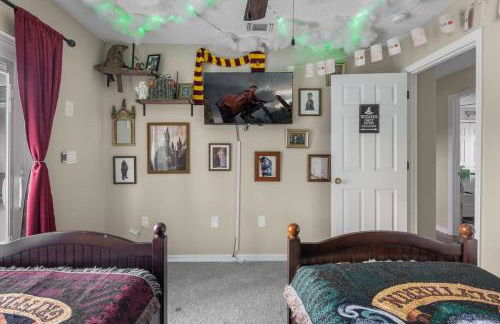 New Listing Pool and Game Room 4BR - Foto 32