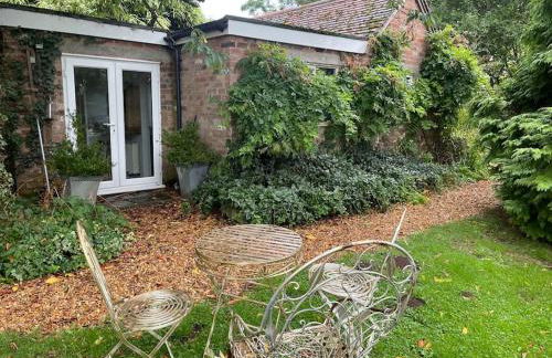 The Big Cosy Boudoir Bed + Hot tub - Photo 7