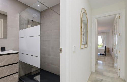 La Cala gorgeous 2 bedroom apartment with stunning gardens, pools and sea views - Photo 54