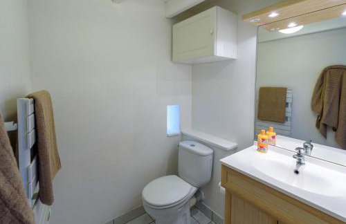 Peaceful Holiday Home in Plouguin With Indoor Pool - Foto 60