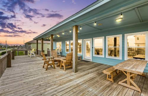 Sand Dollar Beachside 3BR Retreat, Ocean Views, Firepit & Pet Friendly - Foto 6