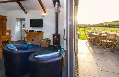 The Dairy, Treathro Farm - Rural, sea views, woodburner - Photo 14