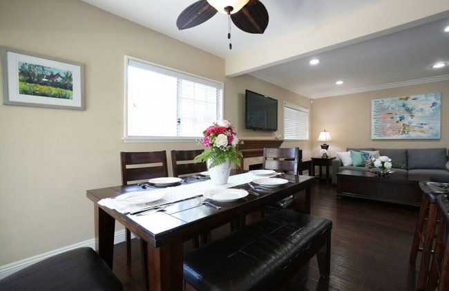 Charming Anaheim Home 1/2 Mile Walk to Disney - Foto 40